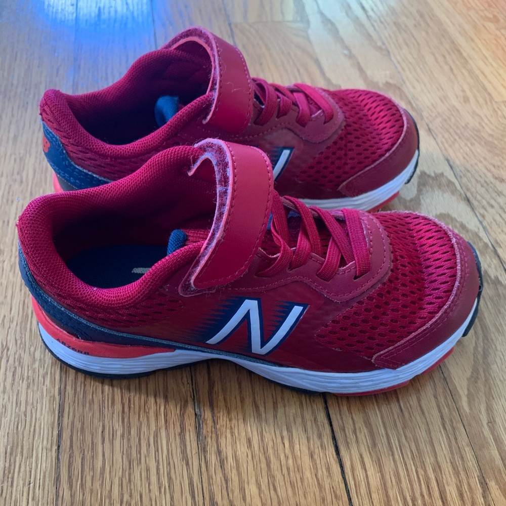 New Balance youth kids athletic shoe-Bungee